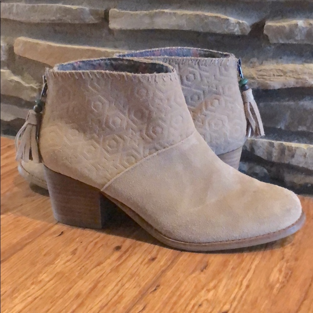 Tom’s Booties